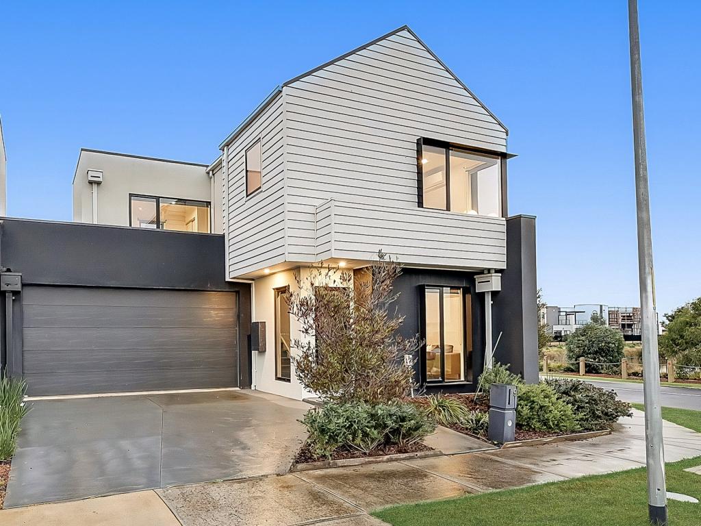 19 Crabtree Cres, Berwick, VIC 3806