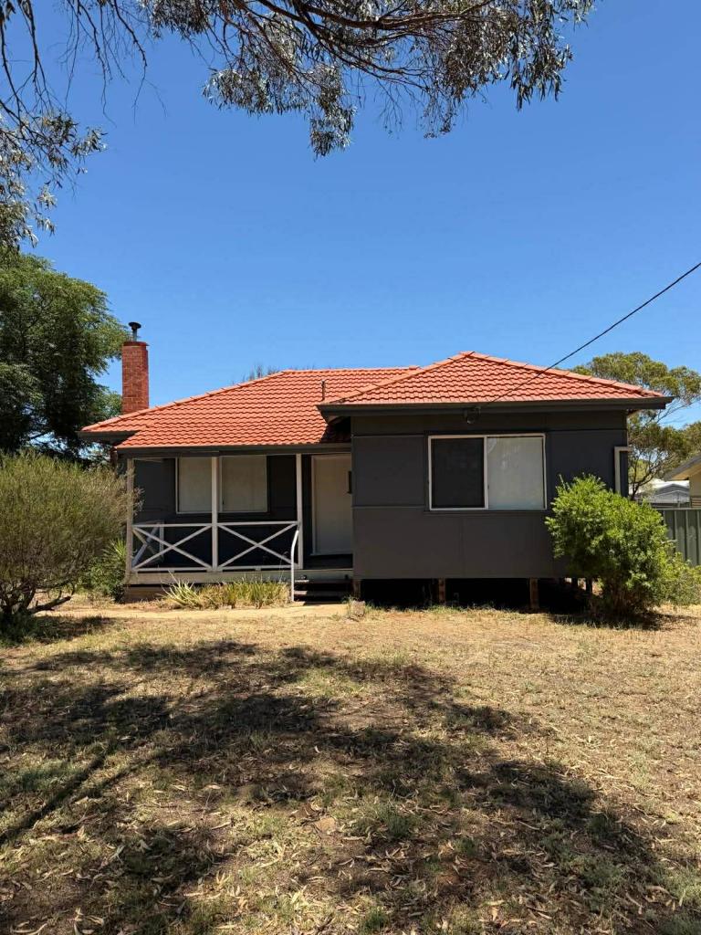 61 Throssell St, Goomalling, WA 6460