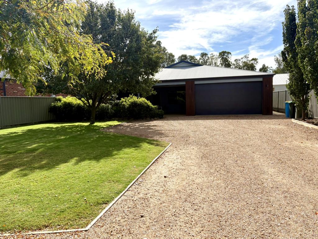 16 Clarke St, Bundalong, VIC 3730