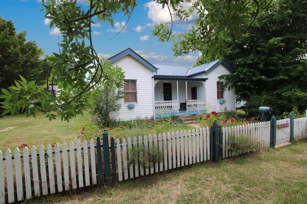 35 York St, Adaminaby, NSW 2629