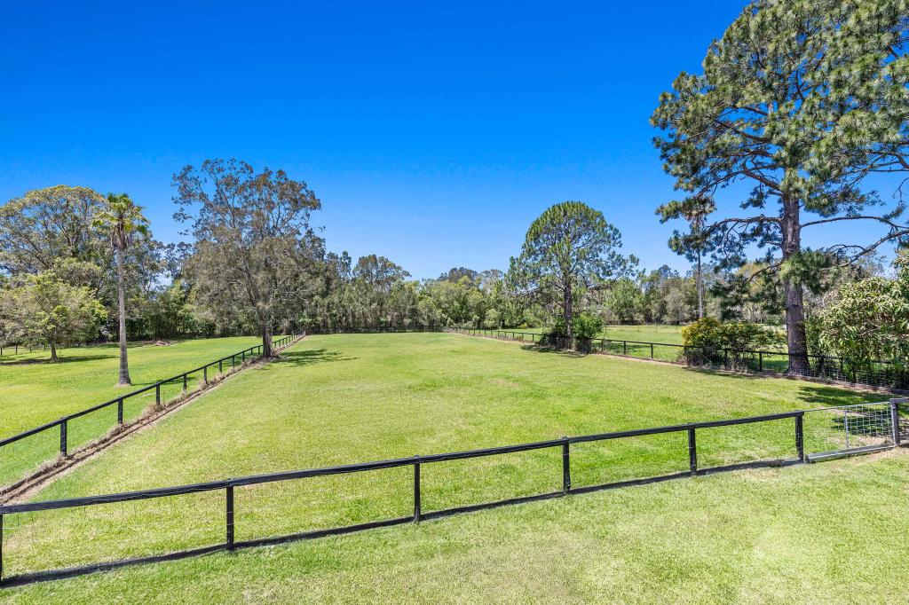 24 Larch St, Tallebudgera, QLD 4228