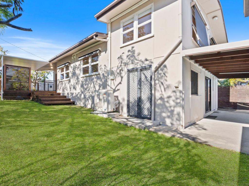 53 Deakin Ave, Southport, QLD 4215