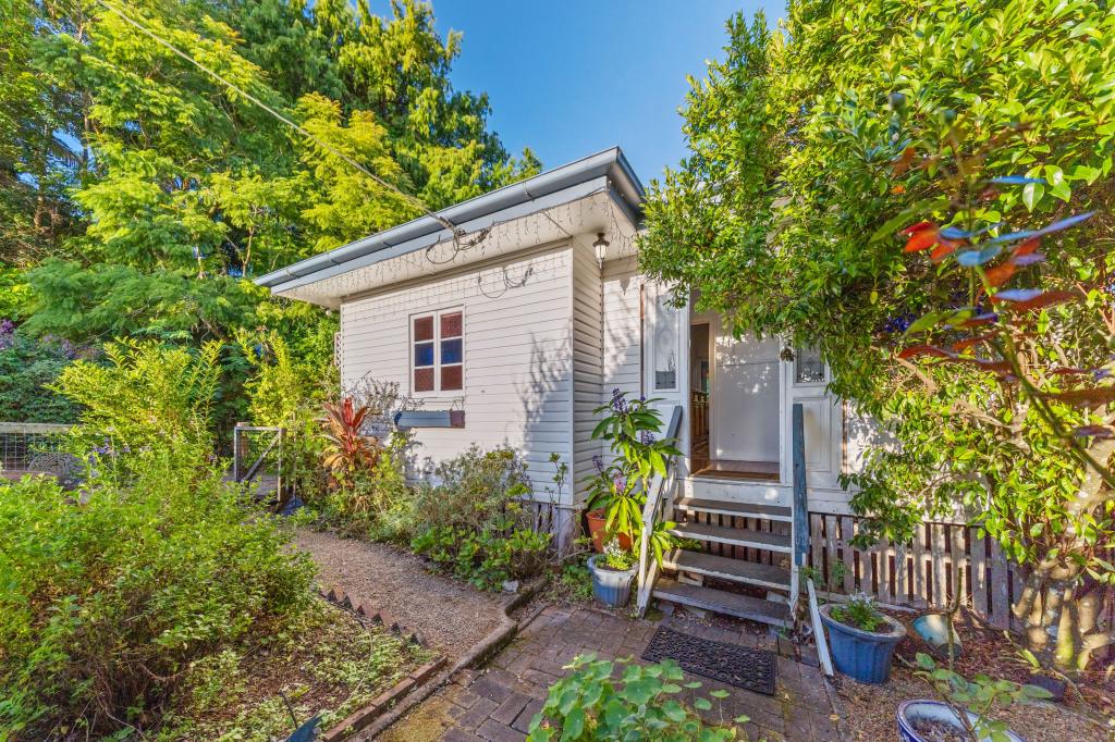 24 Palm St, Maleny, QLD 4552