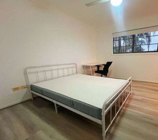 R1/8 Pineneedle Pl, Sunnybank Hills, QLD 4109