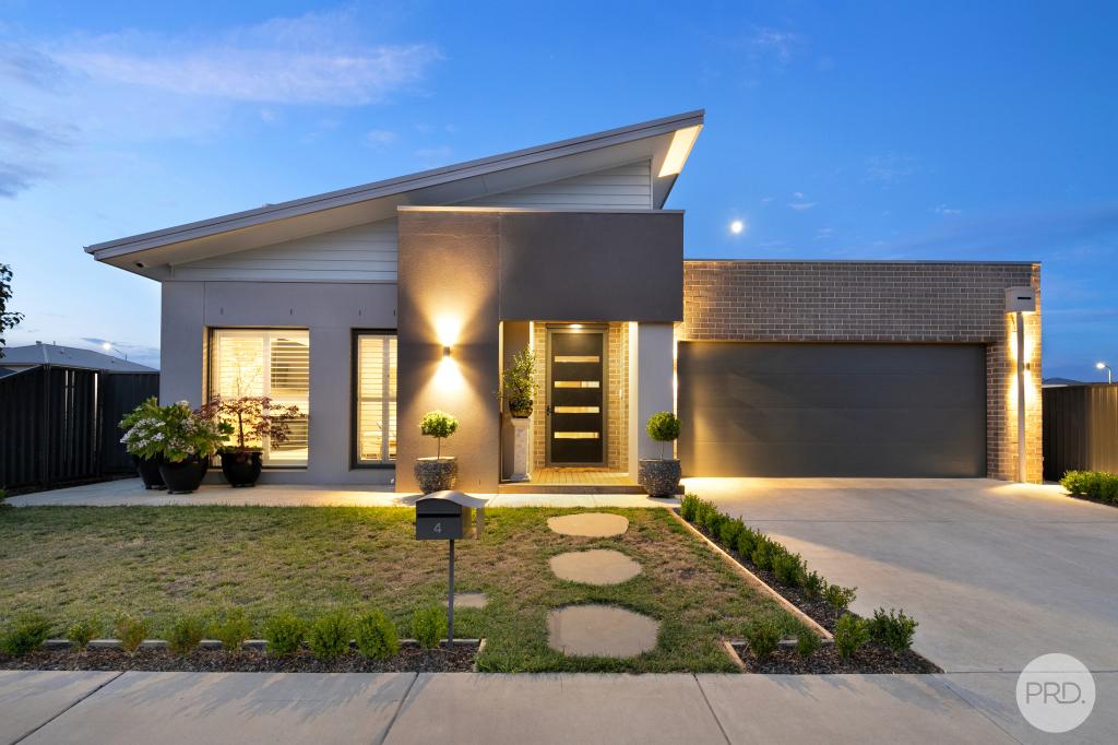 4 Grainger Pde, Lucas, VIC 3350