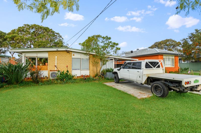 24 Craig Ave, Oxley Park, NSW 2760