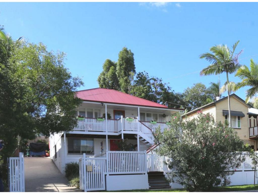 24 Dutton St, Dutton Park, QLD 4102