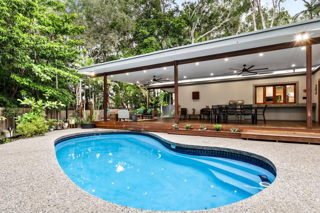 4 Legret Cl, Clifton Beach, QLD 4879