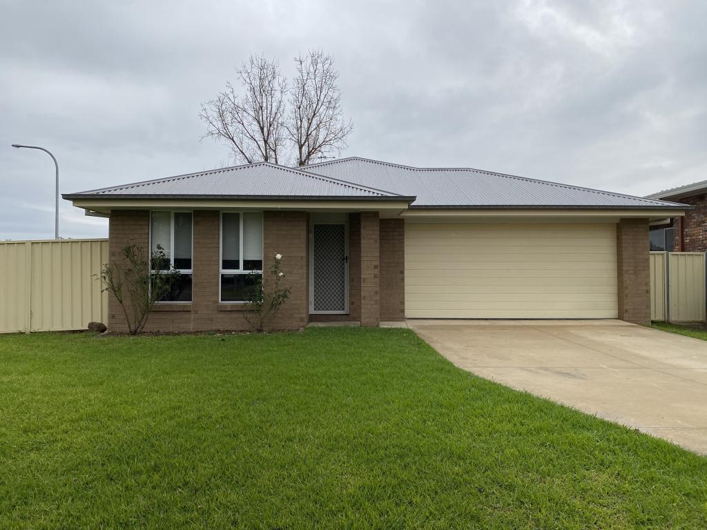 571 Lyne St, Lavington, NSW 2641