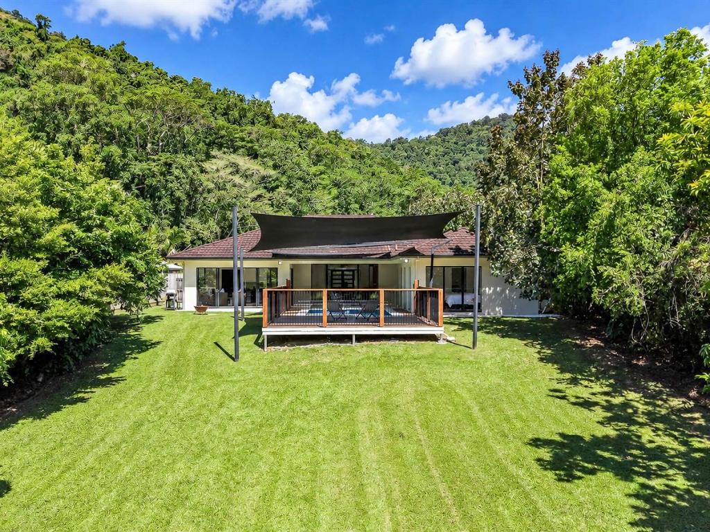 13 SASCHA CL, REDLYNCH, QLD 4870