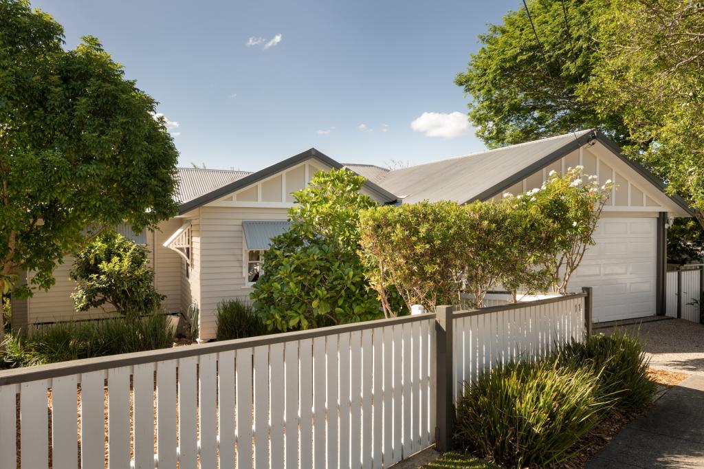 11 Dovedale Cres, Ashgrove, QLD 4060