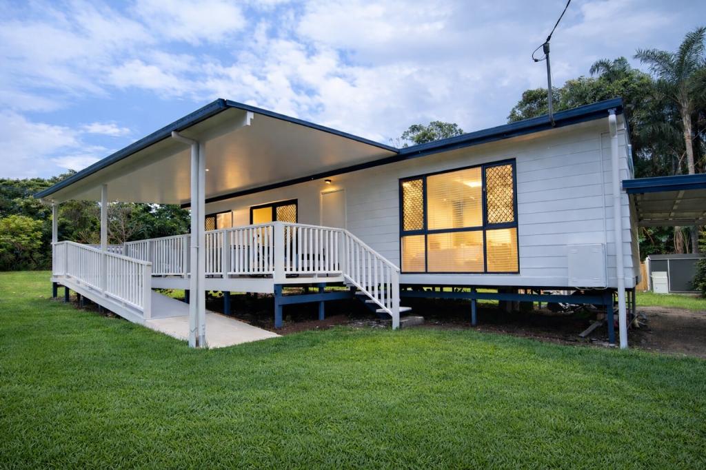 16 Scotts Rd, Macleay Island, QLD 4184