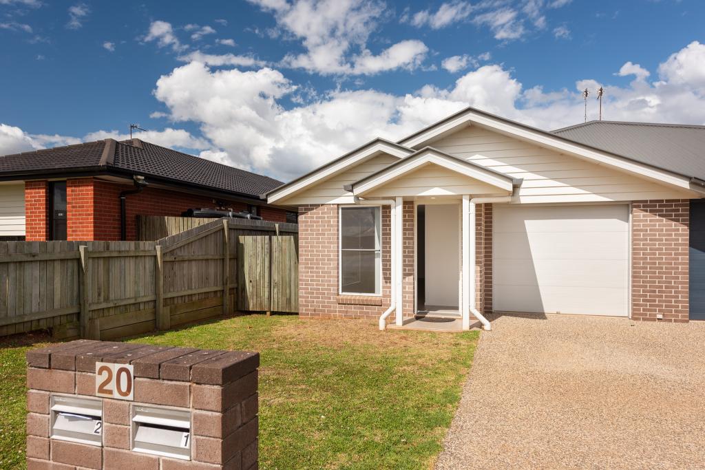 2/20 Farrer St, Cranley, QLD 4350