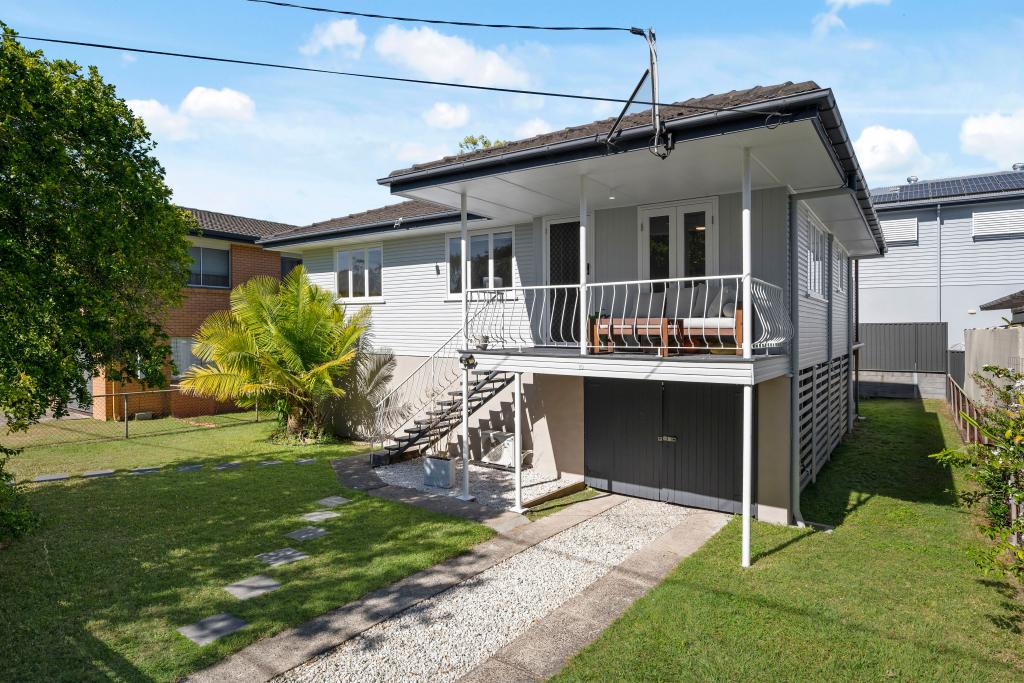 20 William Pde, Fairfield, QLD 4103