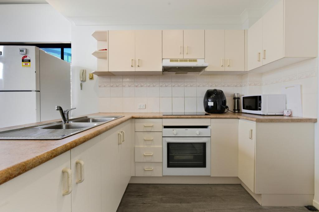 14/143 Frank St, Labrador, QLD 4215