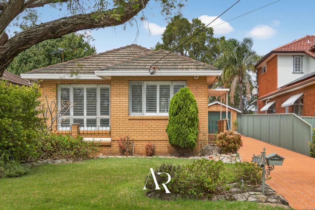 7 Downshire Pde, Chester Hill, NSW 2162