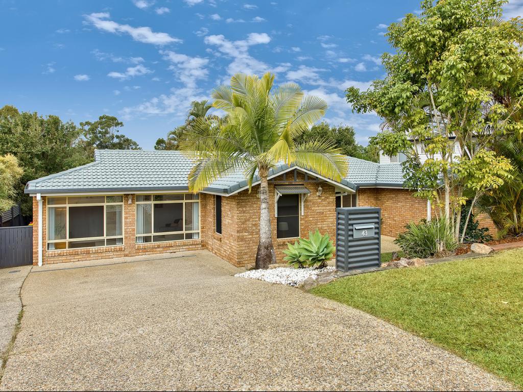 43 Hillenvale Ave, Arana Hills, QLD 4054