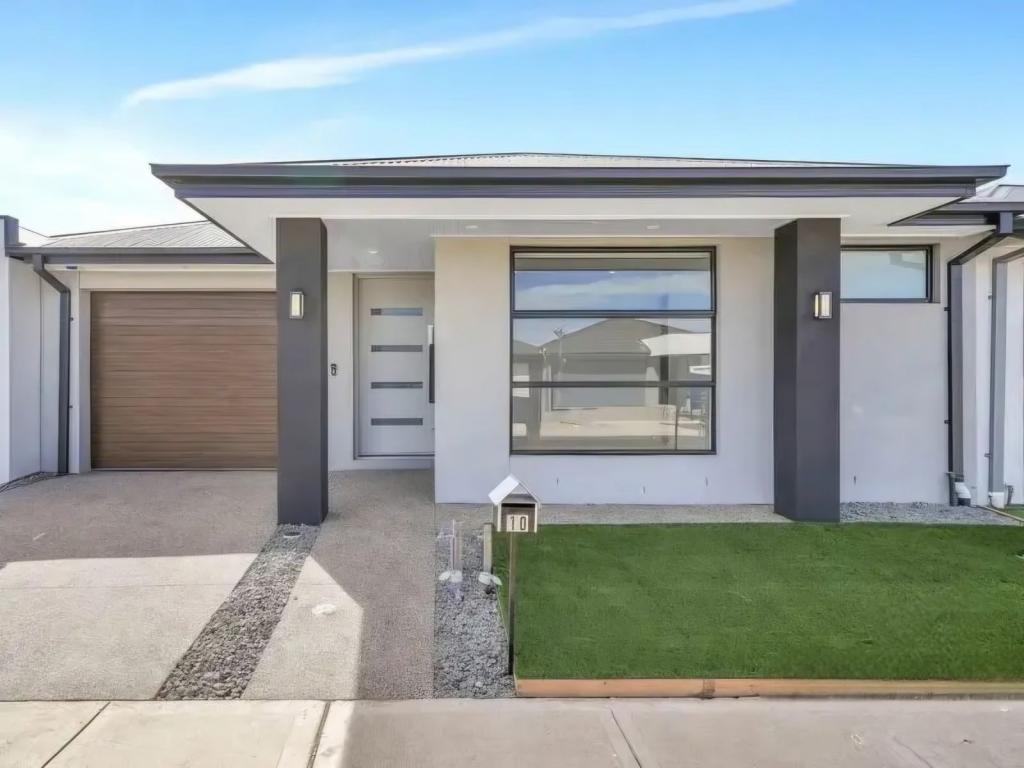 10 Viola St, Donnybrook, VIC 3064