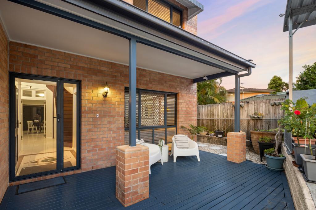 31 Sandy Camp Rd, Wynnum, QLD 4178