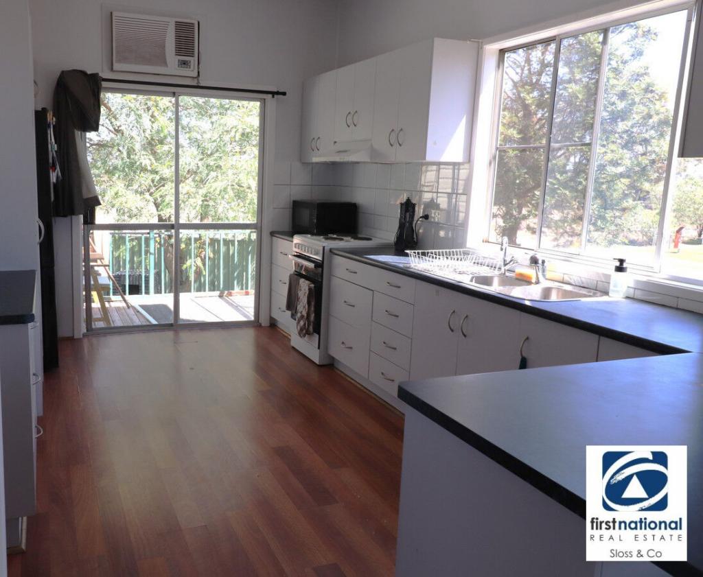 10 Railway Pde, Yelarbon, QLD 4388