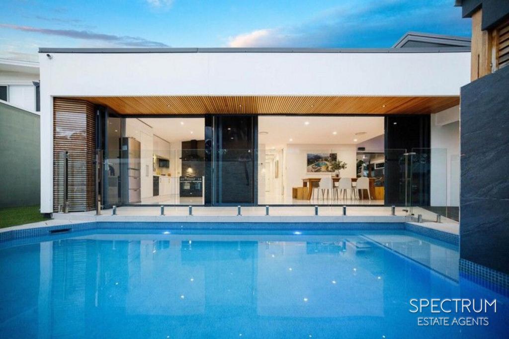 42 Korong St, Southport, QLD 4215