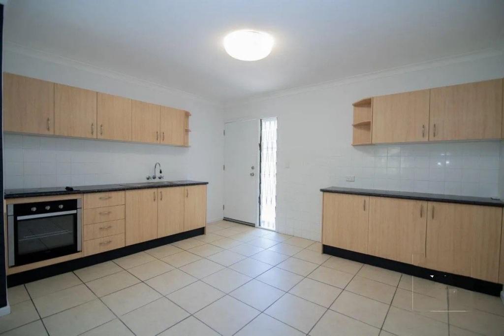 1/7 DEIGHTON RD, DUTTON PARK, QLD 4102