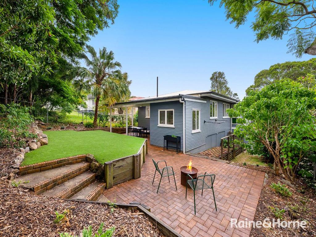 14 Ansford St, Stafford Heights, QLD 4053