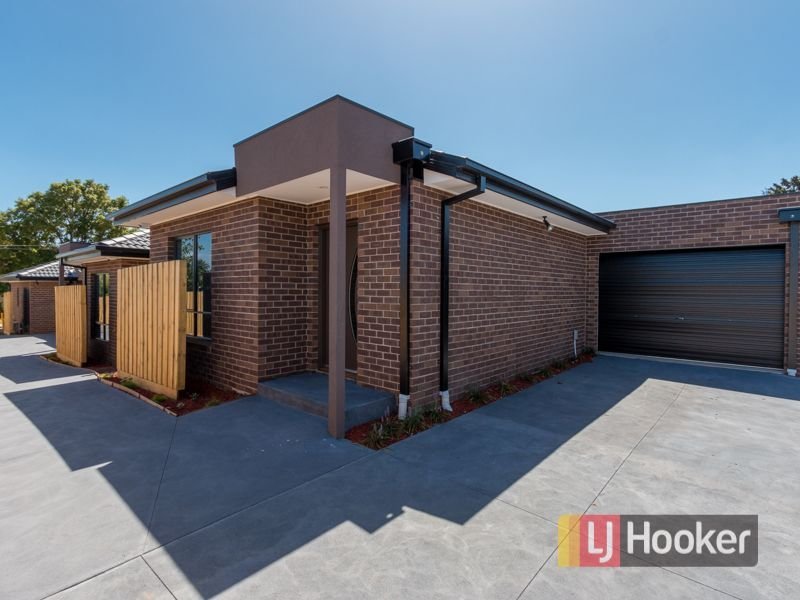 3/10 MYRTLE GR, DOVETON, VIC 3177
