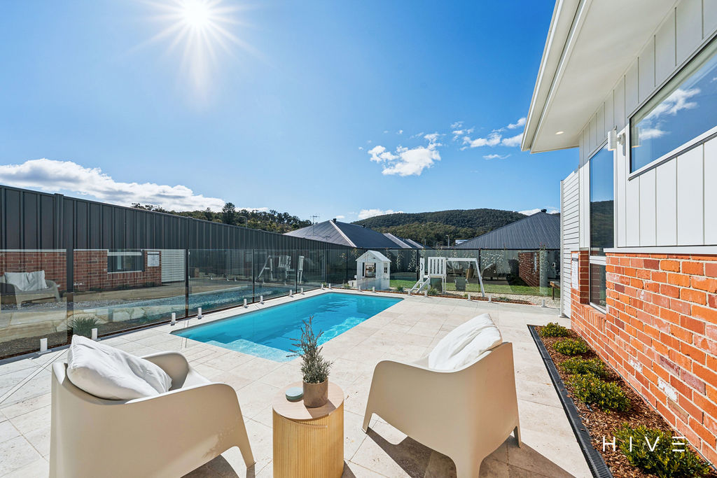 5 Jumping Creek Rd, Greenleigh, NSW 2620