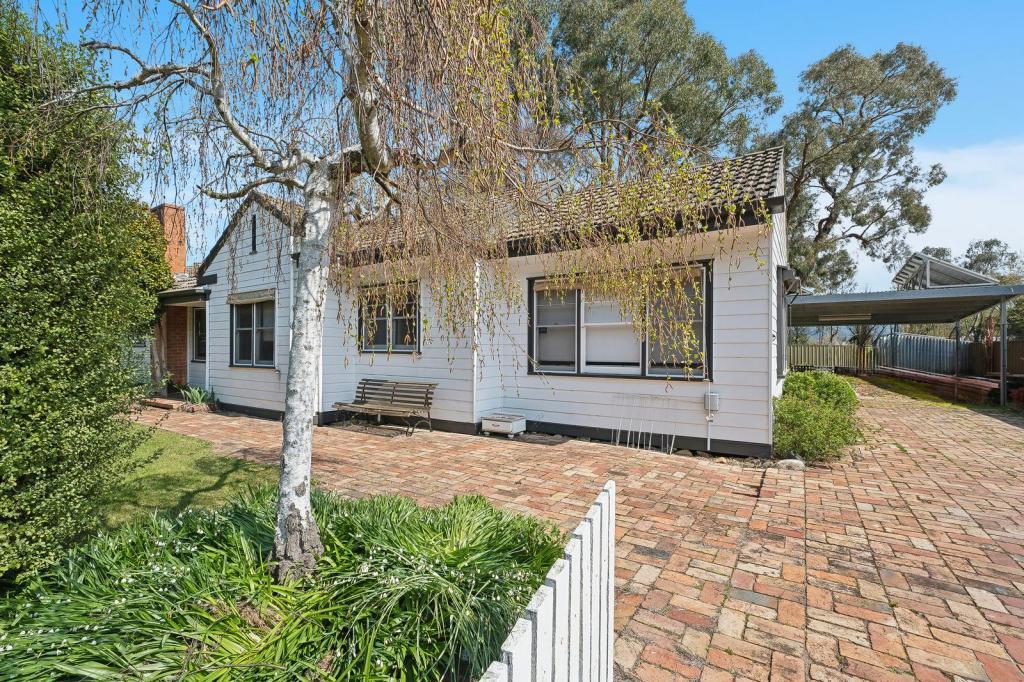 31 MYRTLE ST, MYRTLEFORD, VIC 3737