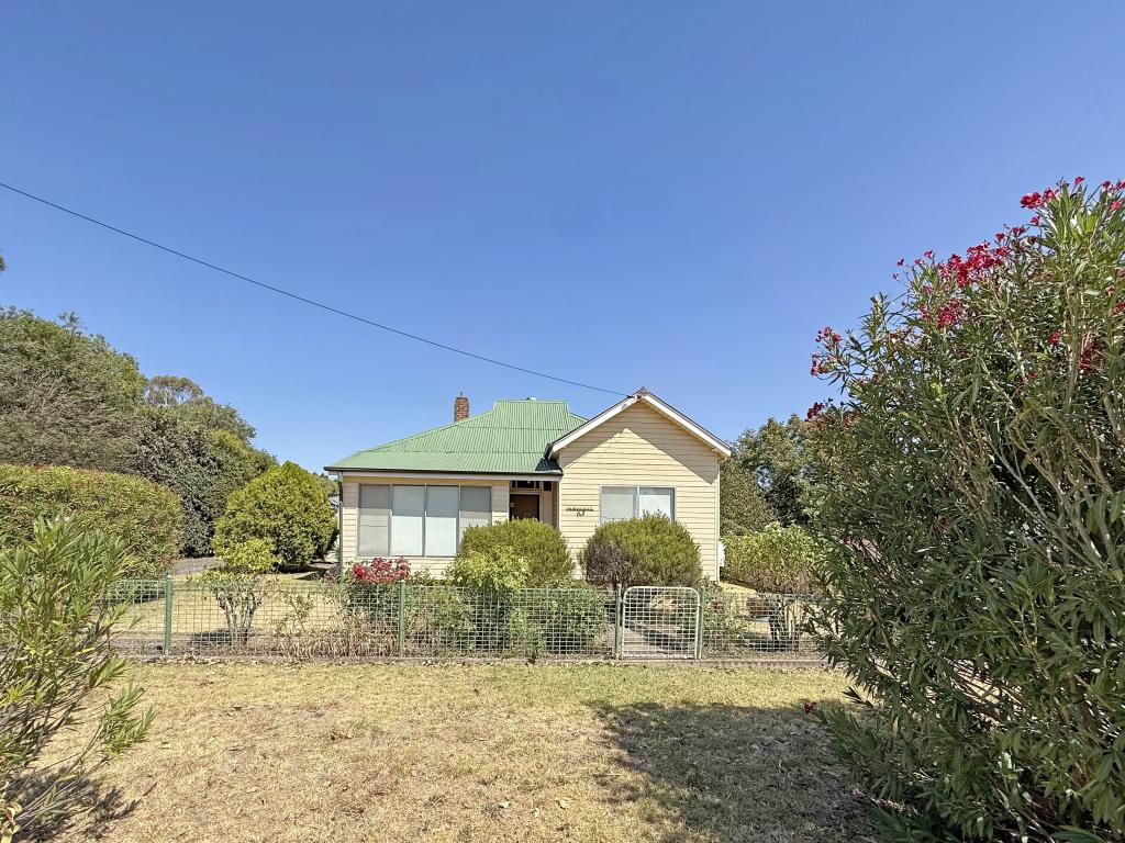 63 Binalong St, Young, NSW 2594