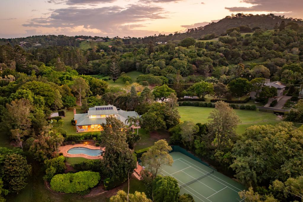 37 Corniche Pl, Brookfield, QLD 4069