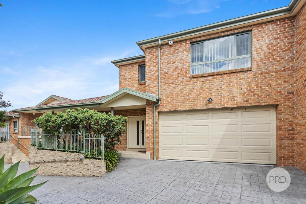 2/15 Henry Lawson Dr, Peakhurst, NSW 2210