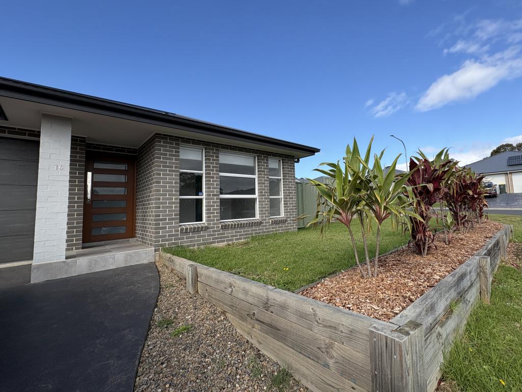 16 Moresby St, Nowra, NSW 2541