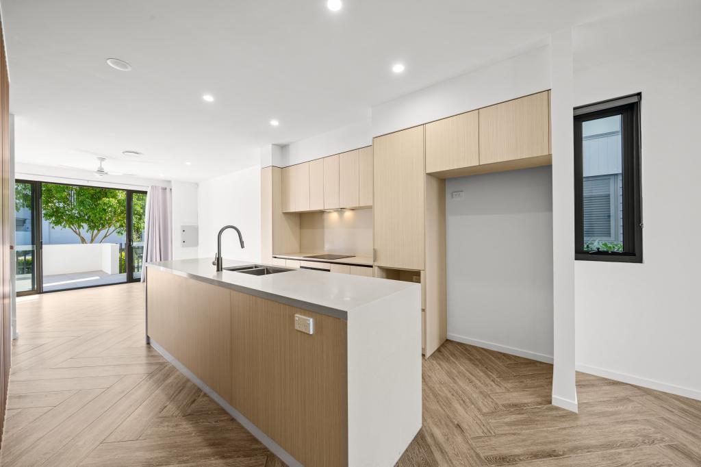 5604 Harbourview Dr, Hope Island, QLD 4212