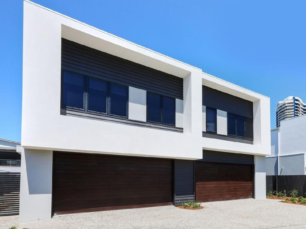 2/8 Lee Rd, Runaway Bay, QLD 4216