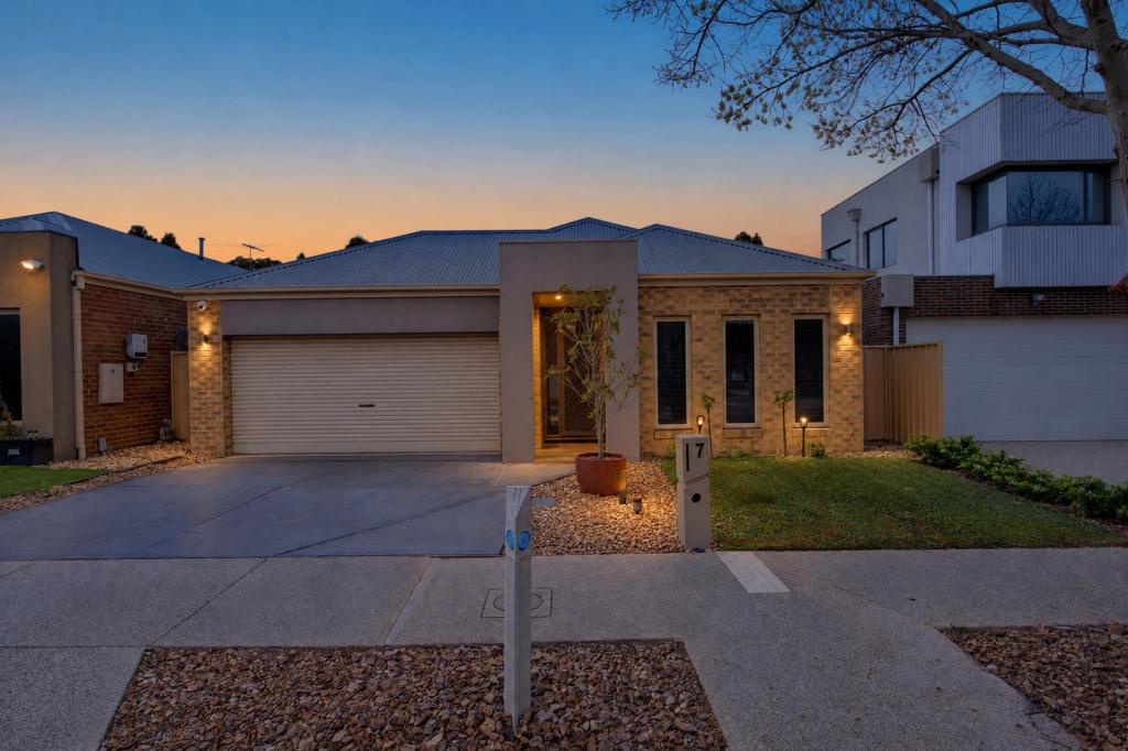 7 BLACKSHAWS PL, CAROLINE SPRINGS, VIC 3023