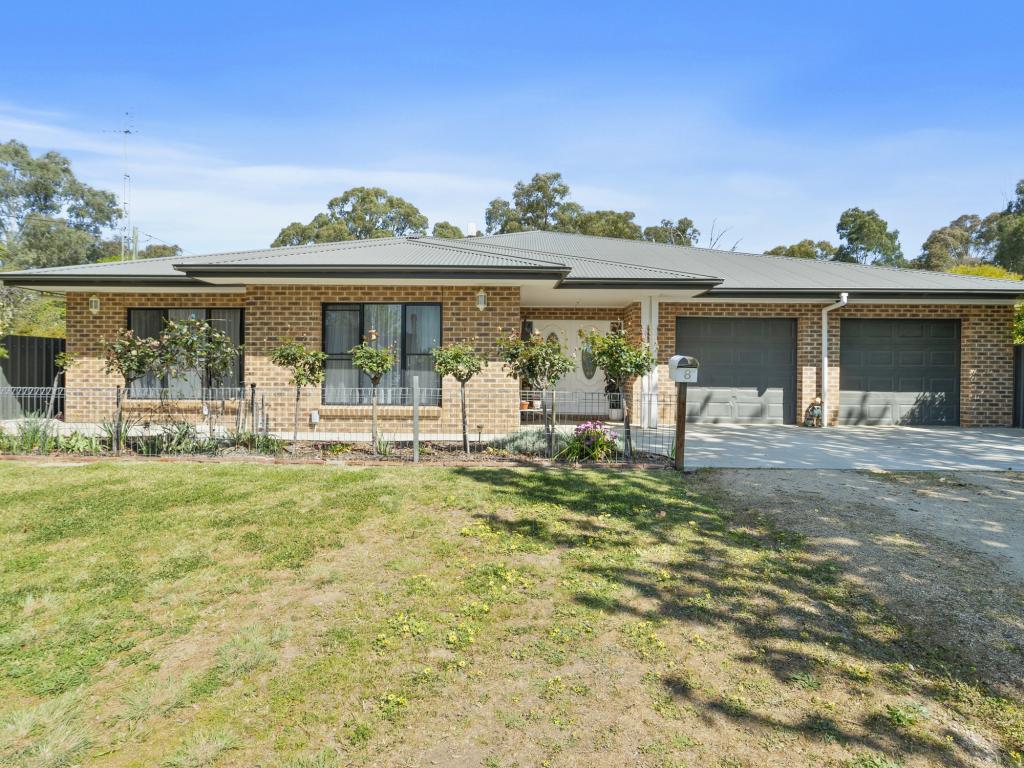 8 Browne St, Tocumwal, NSW 2714