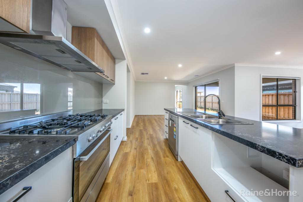 24 Lindquist Dr, Gisborne, VIC 3437