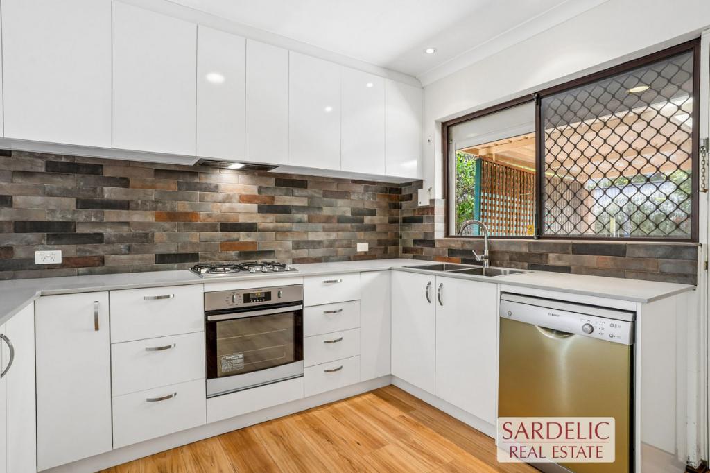 1/11 Sprigg Pl, Booragoon, WA 6154