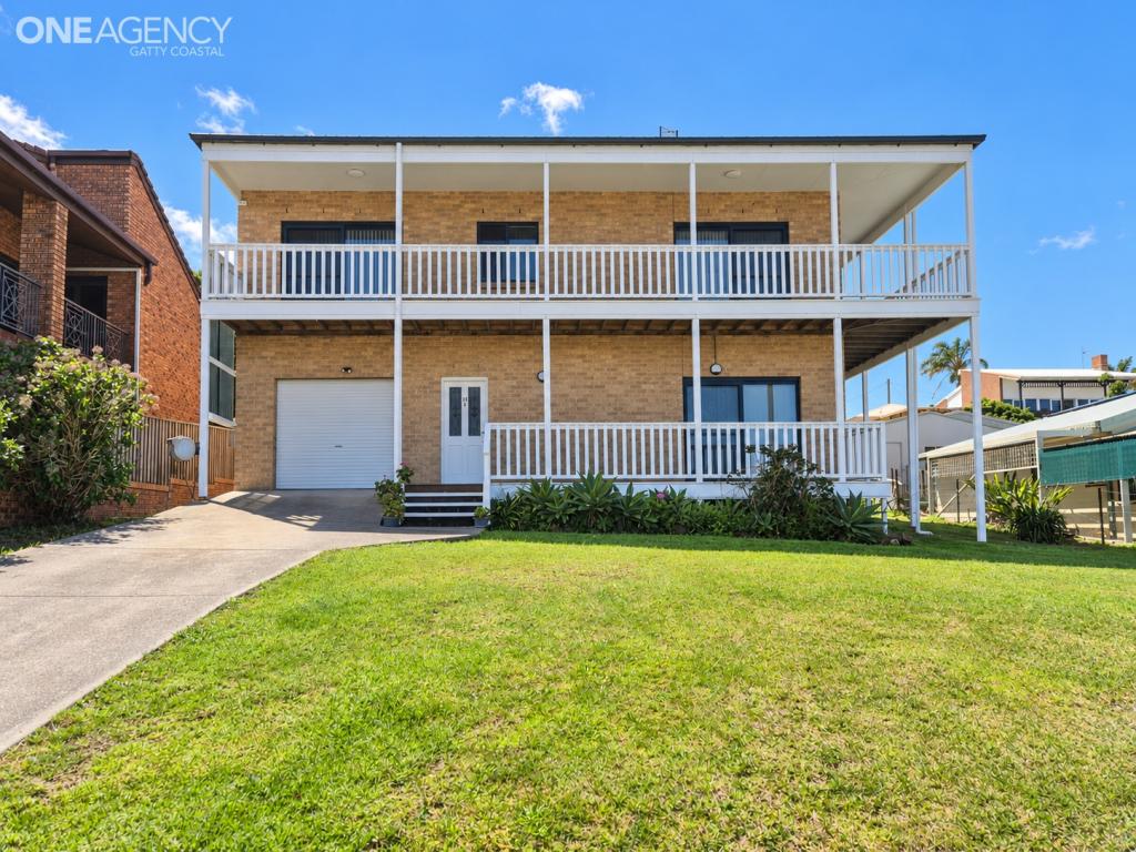 16 Evans Rd, Tuross Head, NSW 2537