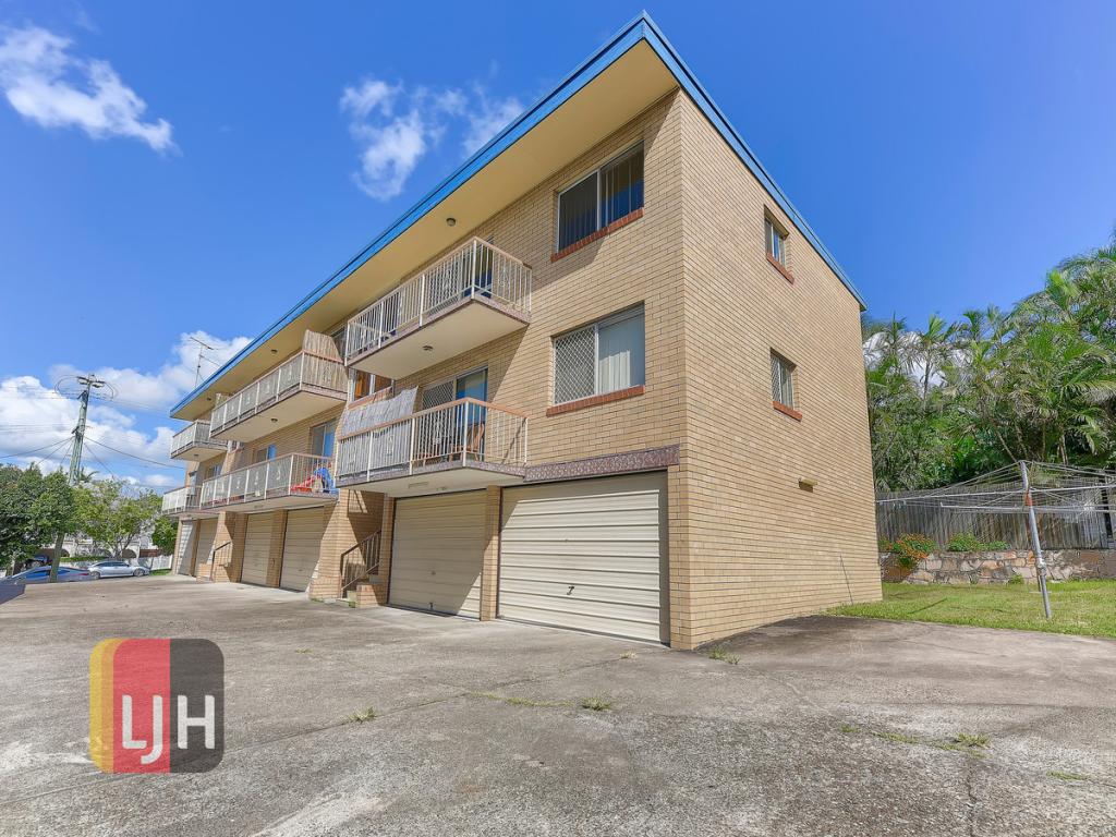 2/8 BLACKMORE ST, WINDSOR, QLD 4030