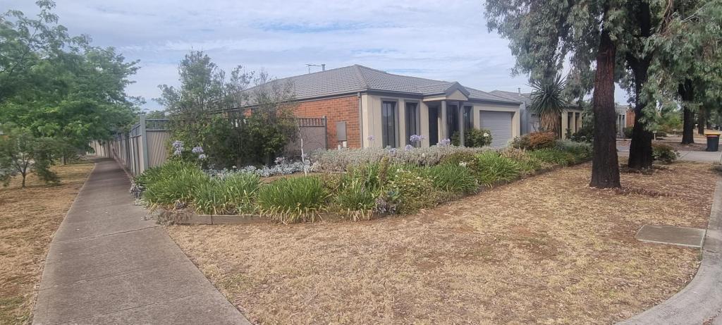 44 Fairhaven Bvd, Melton West, VIC 3337