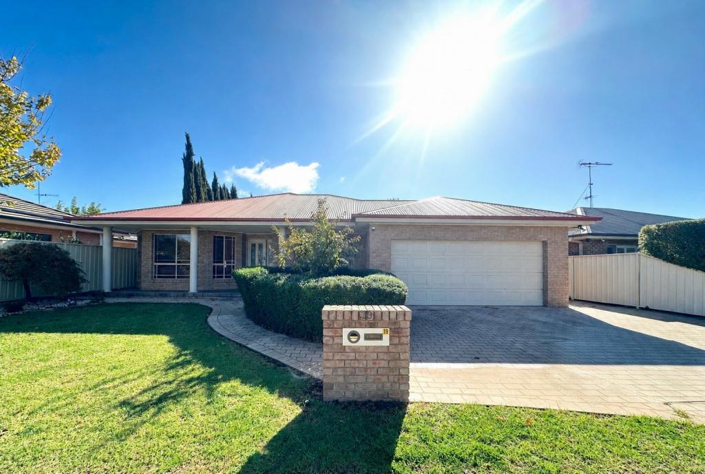 19 Summers St, Griffith, NSW 2680