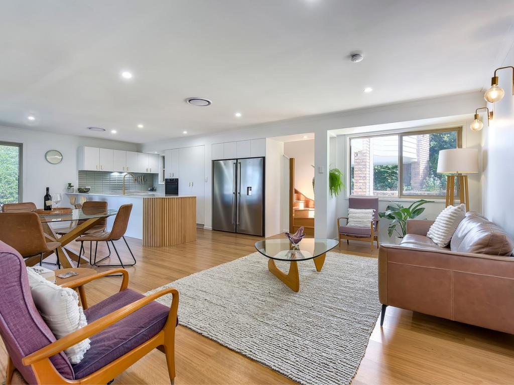 365 NURSERY RD, HOLLAND PARK, QLD 4121