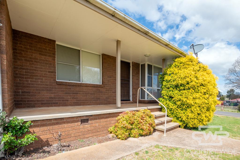 3/9 Balblair St, Guyra, NSW 2365