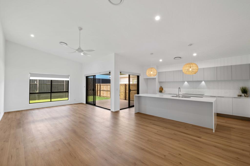 11 Daisy St, Nirimba, QLD 4551