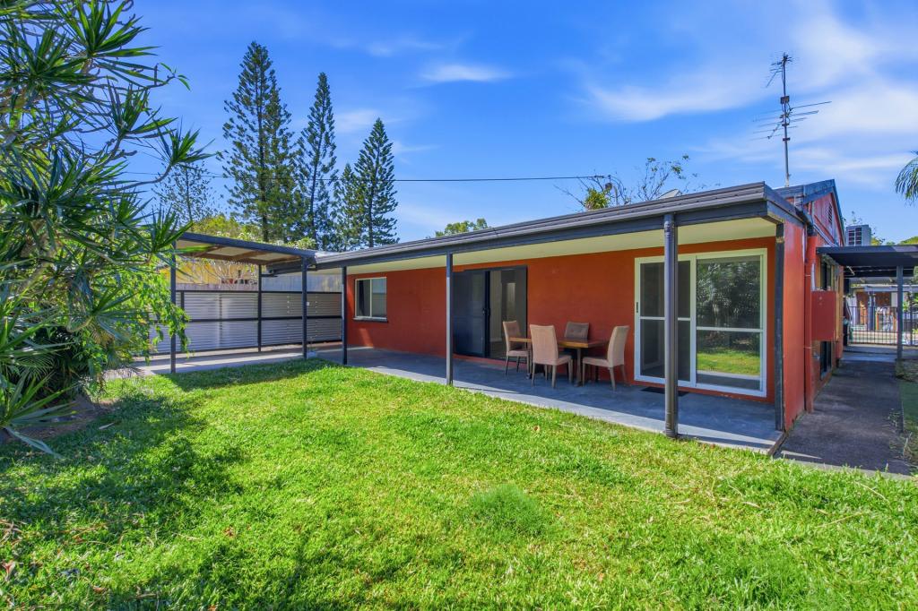 3 Salwood Cl, Holloways Beach, QLD 4878