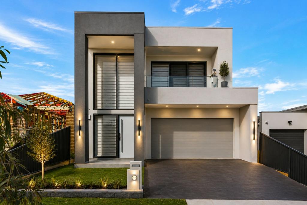 30 SRUBWREN ST, AUSTRAL, NSW 2179