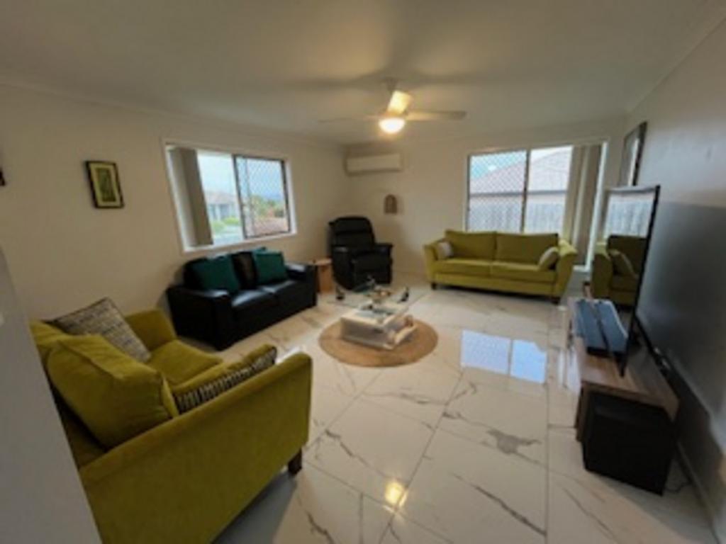 3 Harrier Pl, Lowood, QLD 4311